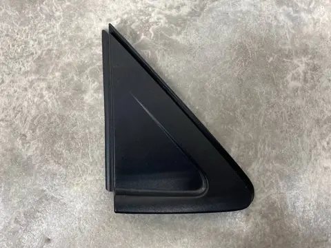 Уголок двери внешний задний левый Hyundai Elantra
