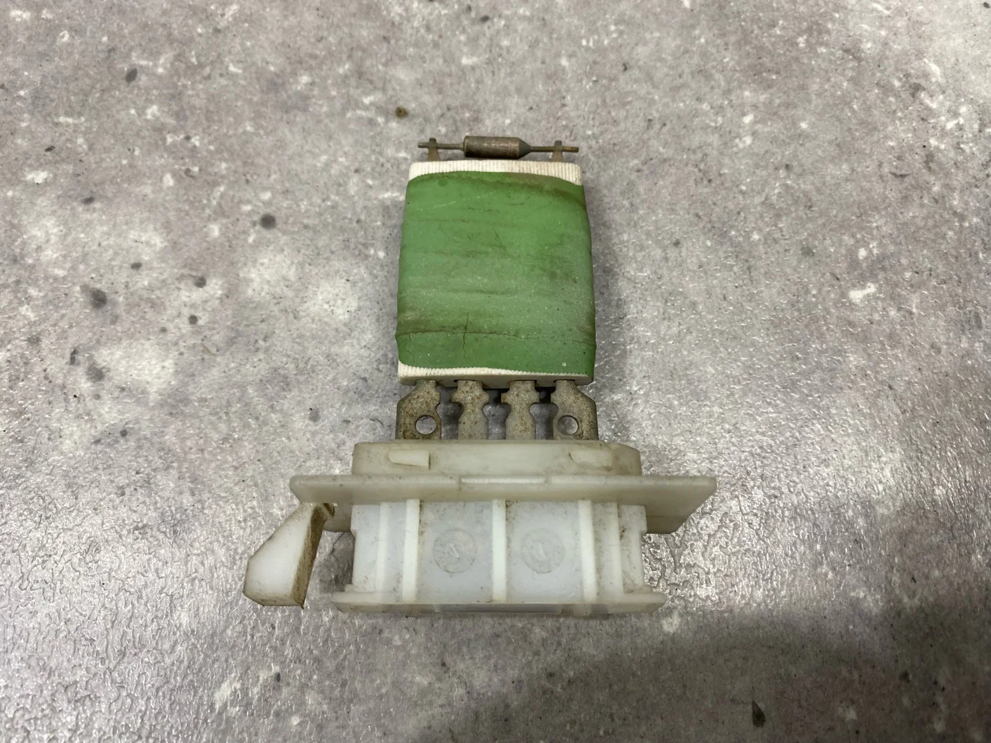 Сопротивление печки Renault Logan 1 LS0G/LS12 2006 - миниатюра 4