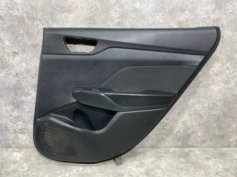 Обшивка двери задней правой Hyundai Solaris 2 HCR