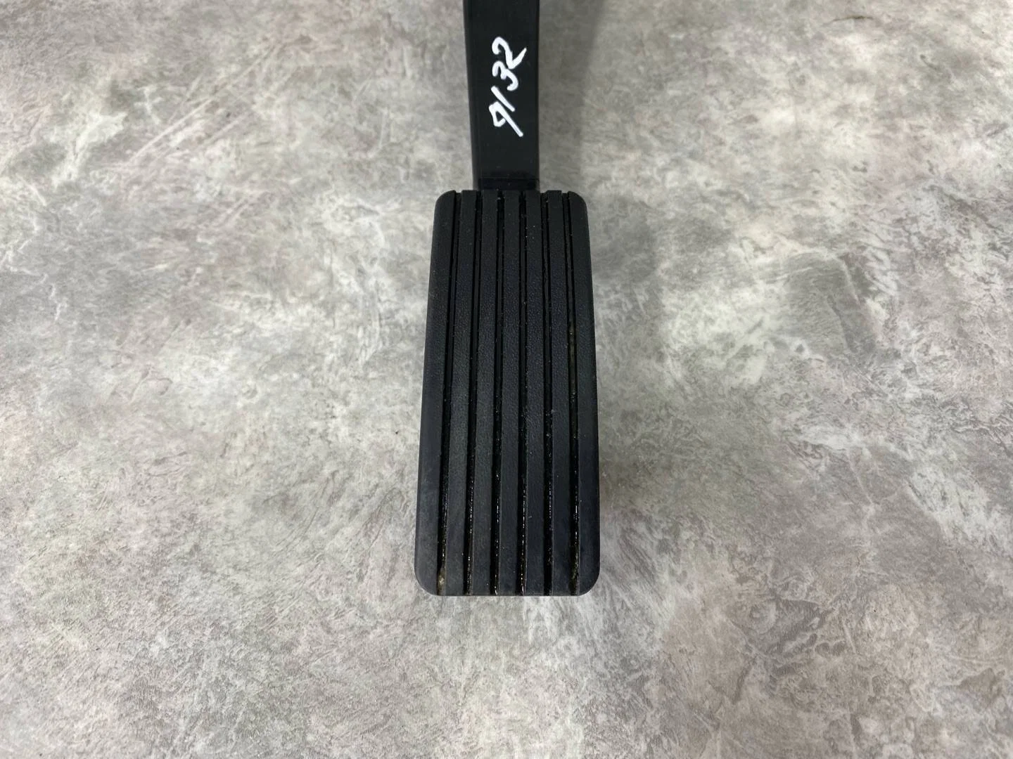 Педаль газа Mitsubishi Lancer 10 рест. CY1A 2012 - миниатюра 2