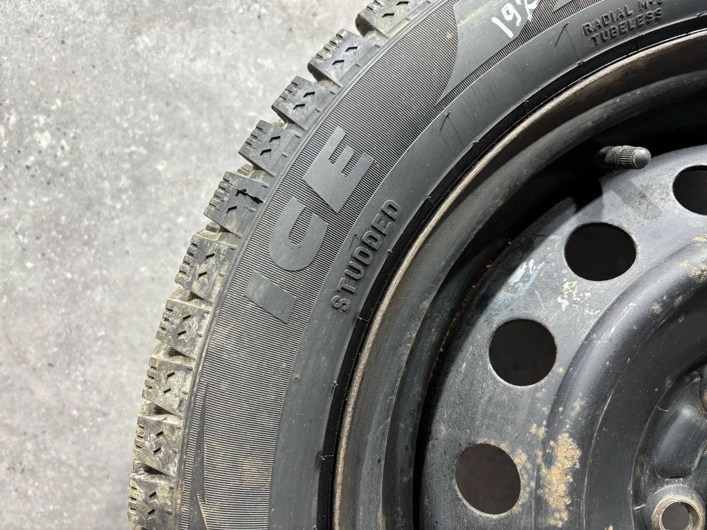 Колесо R16x6 5x114.3 (Pirelli Formula Ice 205/55) - миниатюра 5