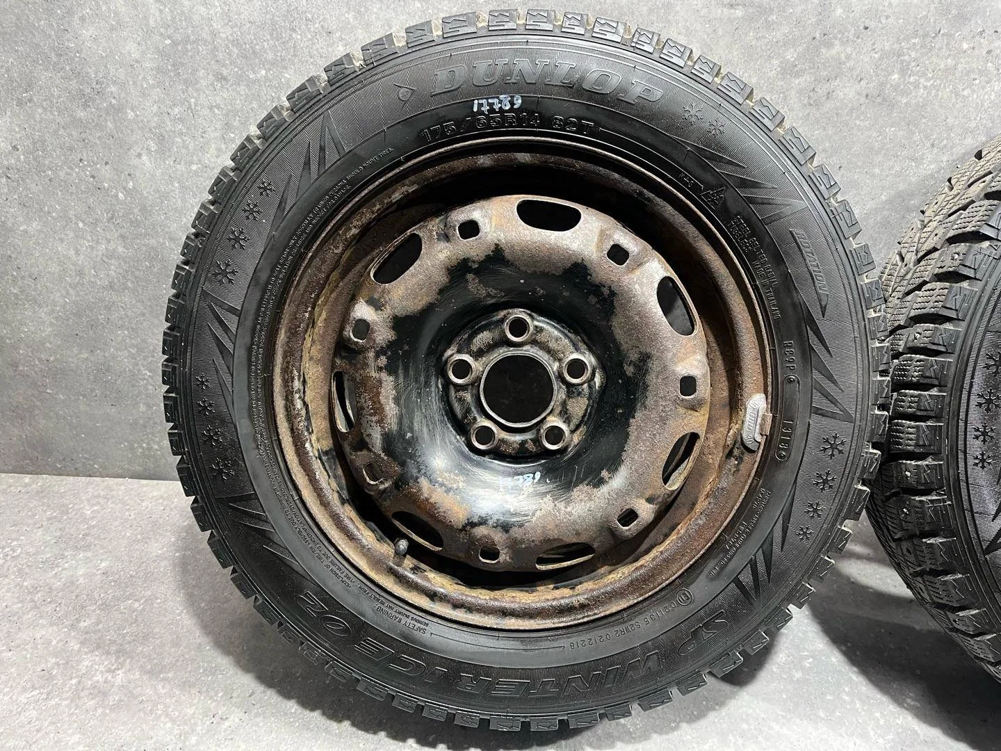 Комплект колес R14x5 5x100 (Dunlop Winter Ice 02 175/65) - миниатюра 2