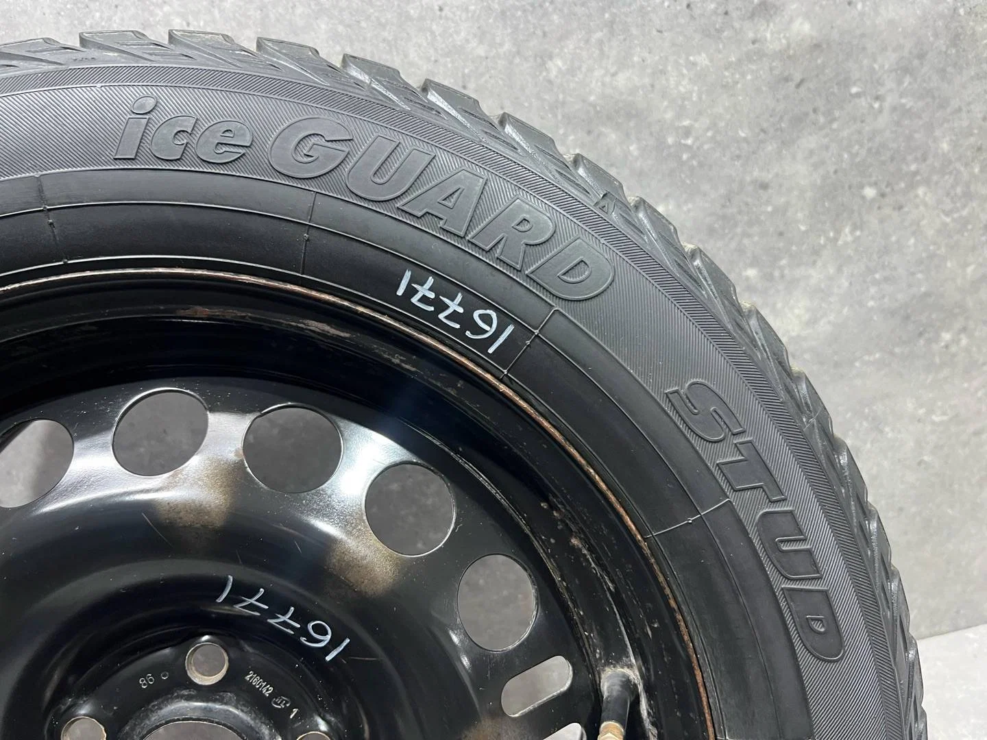 Колесо R16x6.5 5x105 (Yokohama Ice Guard Stud IG35 205/60) - миниатюра 5
