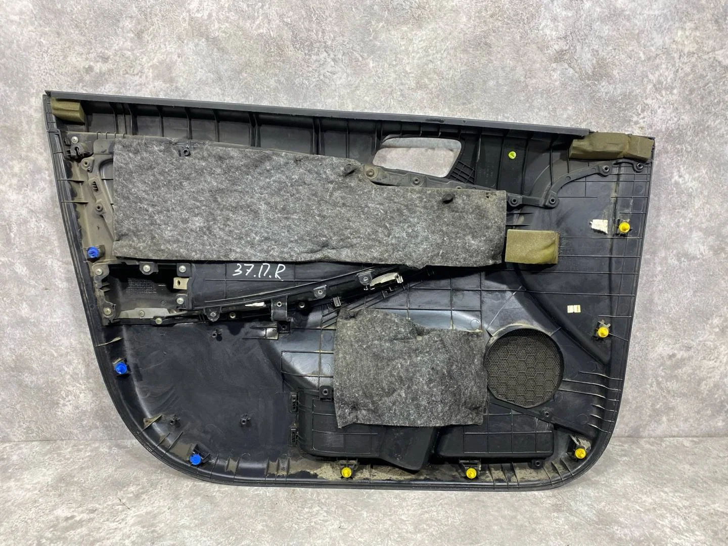 Обшивка двери передней правой Hyundai Solaris 1 RB - миниатюра 4