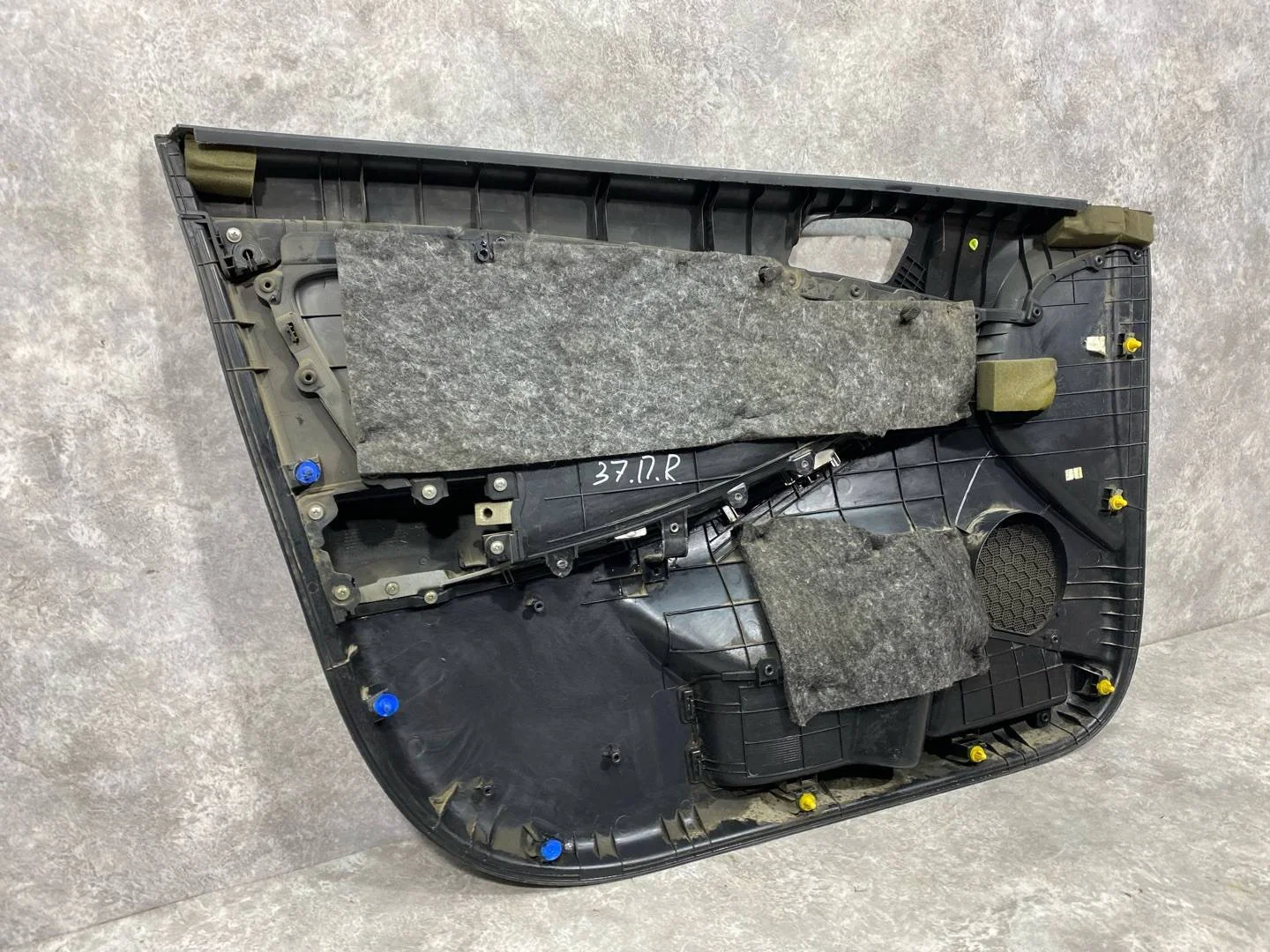 Обшивка двери передней правой Hyundai Solaris 1 RB - миниатюра 5