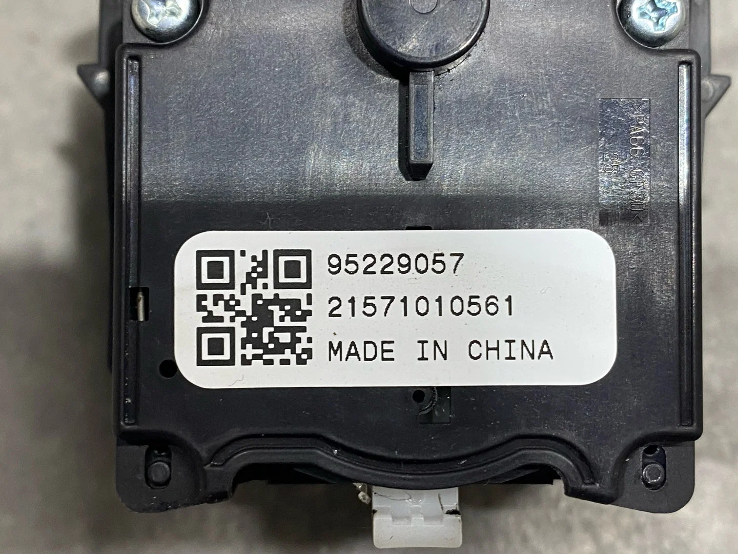 Переключатель поворотов Chevrolet Aveo T300 2012 - миниатюра 4