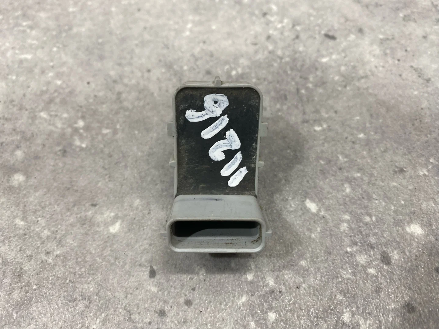 Парктроник задний Kia Ceed 2 JD 2013 95720A2000 - миниатюра 3