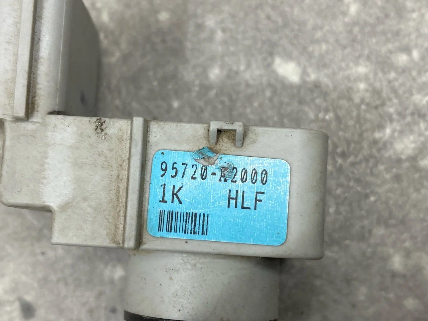 Парктроник задний Kia Ceed 2 JD 2013 95720A2000 - миниатюра 5