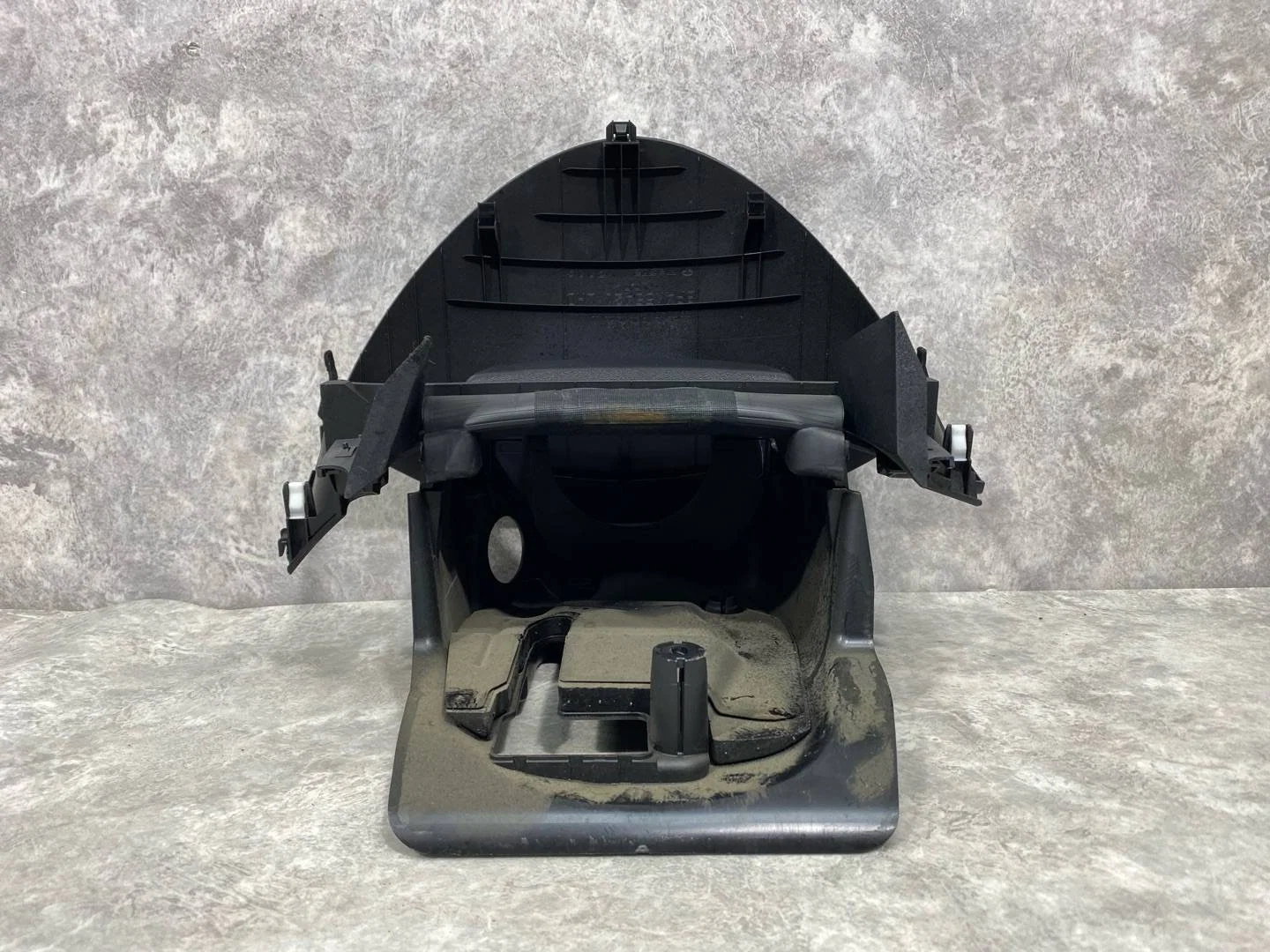 Кожух рулевой колонки Mazda 3 1 рест. 2006 - миниатюра 6