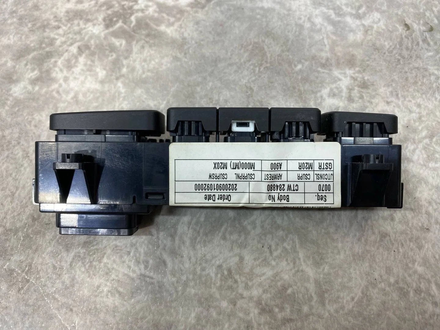 Блок кнопок Hyundai Creta 1 GS 2020 93300M0200 - миниатюра 2
