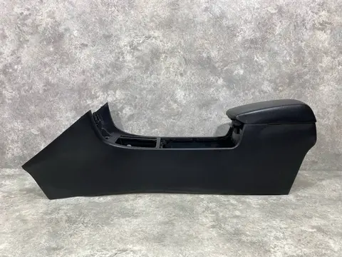 Консоль салона Mazda 3 1 рест. 2006 BAN664420A02