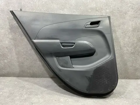 Обшивка двери задней левой Chevrolet Aveo T300