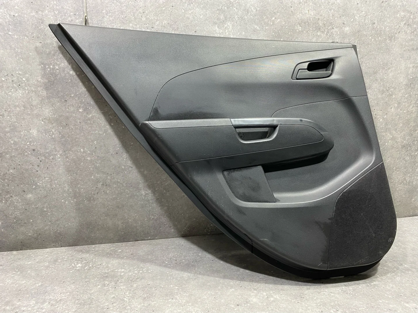 Обшивка двери задней левой Chevrolet Aveo T300 - миниатюра 2