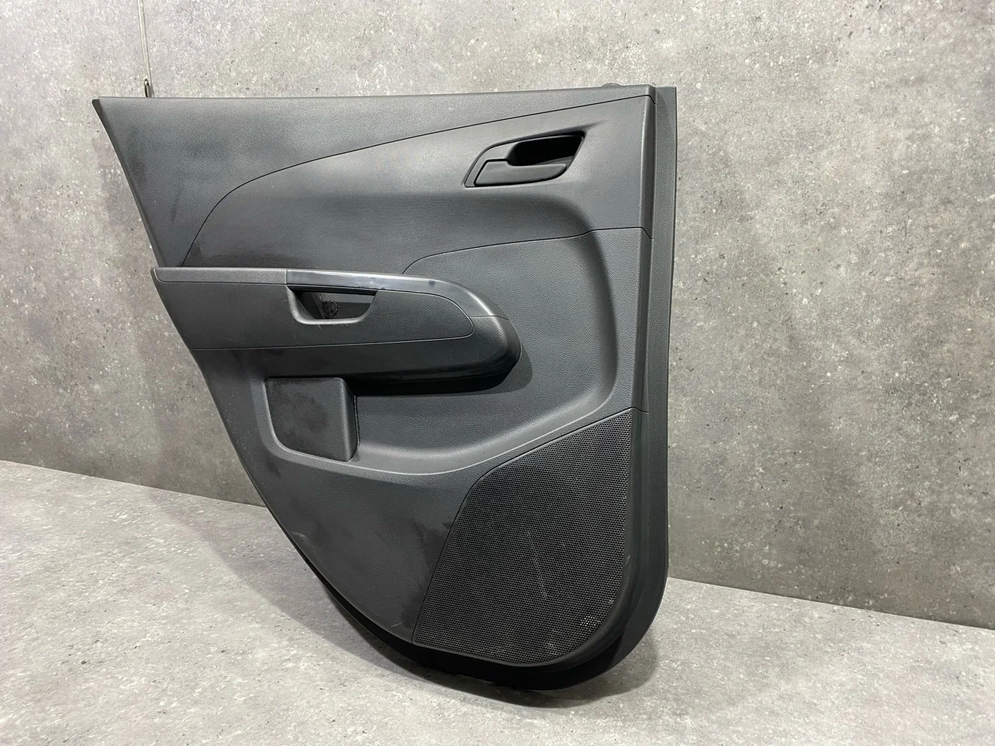 Обшивка двери задней левой Chevrolet Aveo T300 - миниатюра 3
