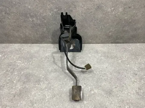 Педаль тормоза Hyundai Accent 2 LC 2008 3281025020