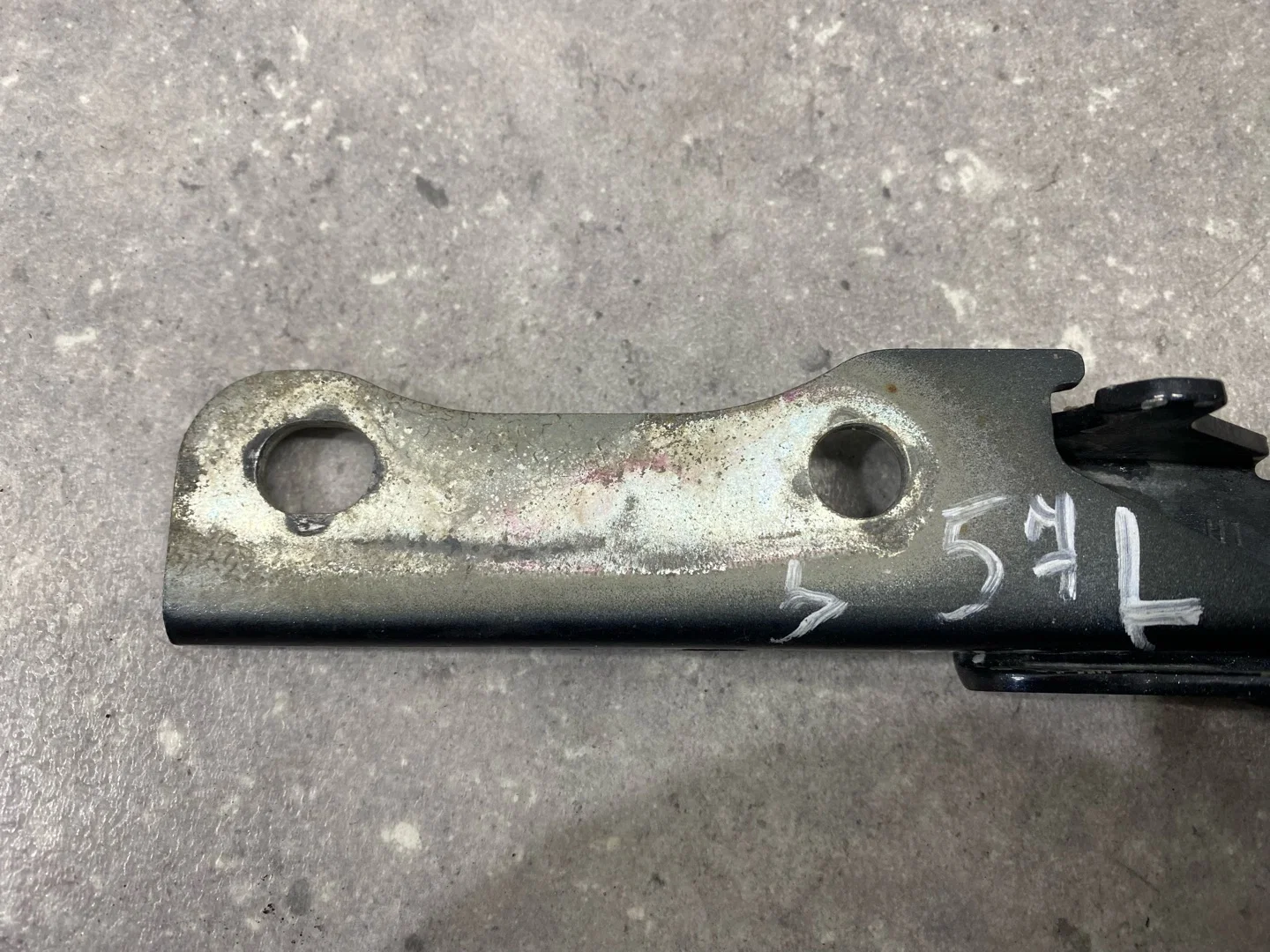 Петля капота левая Hyundai Accent 2 LC 2008 - миниатюра 4