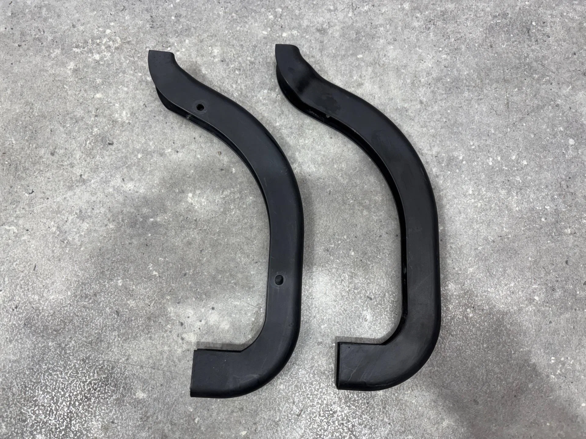 Накладка петли багажника Toyota Avensis 8281705340 - изображение 1