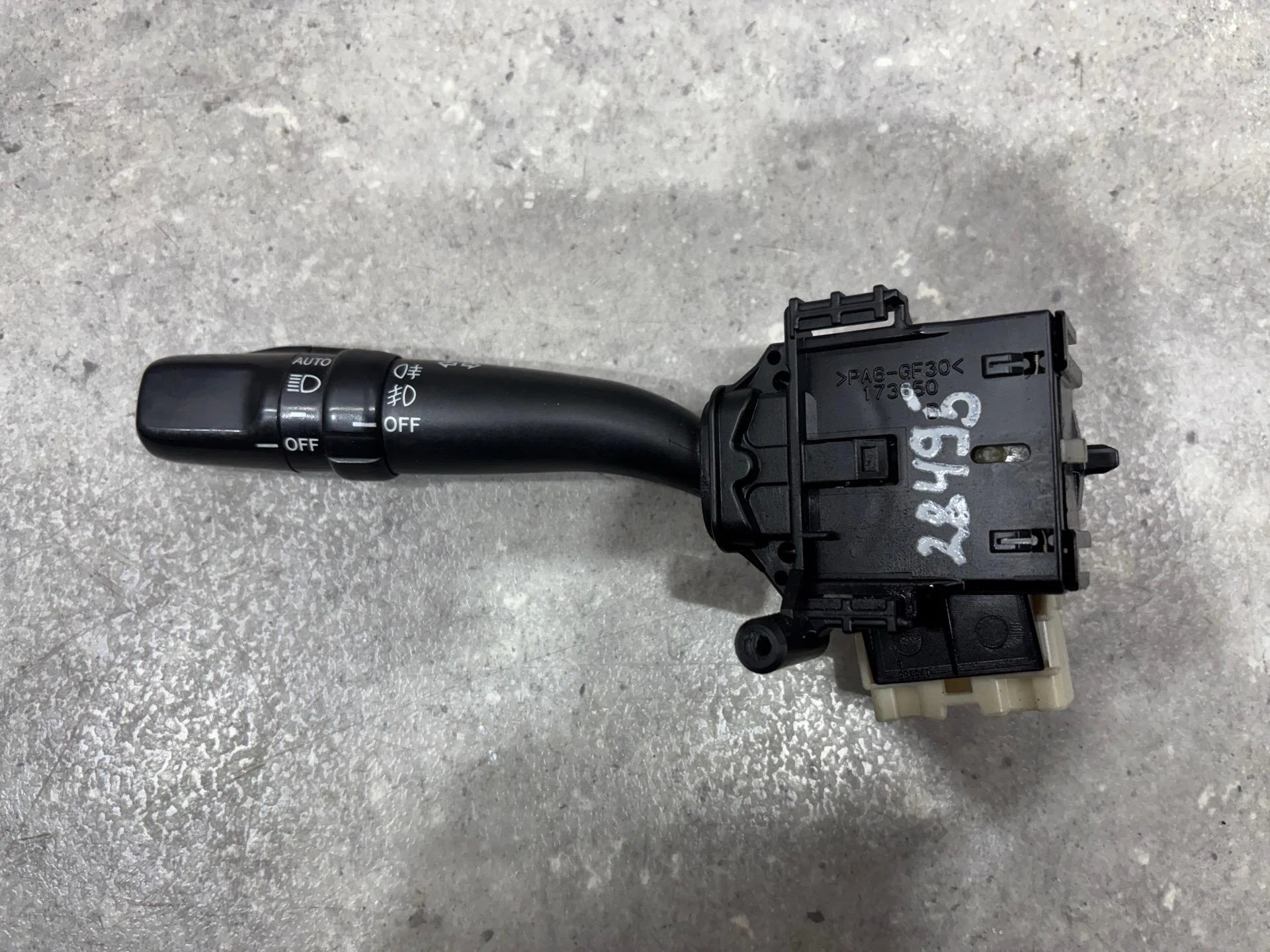 Переключатель поворотов Toyota Avensis 8414005140 - изображение 1