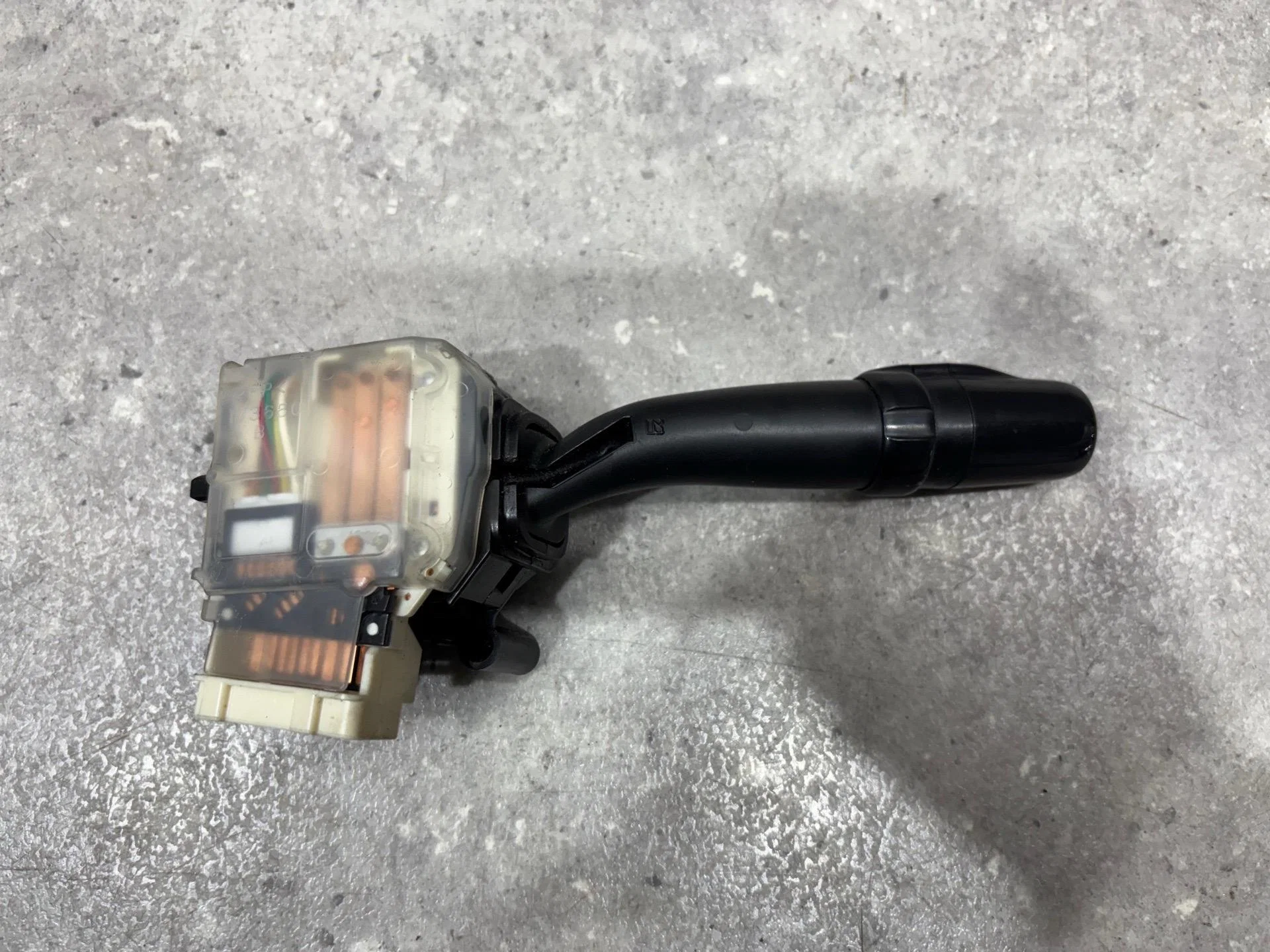 Переключатель поворотов Toyota Avensis 8414005140 - миниатюра 4