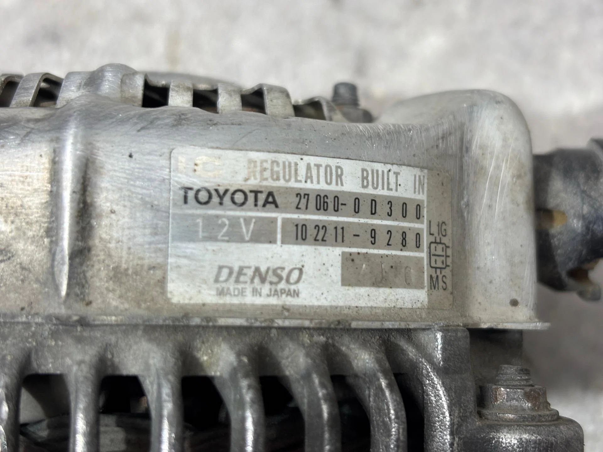 Генератор Toyota Avensis 2 T250 рест. ADT250 2008 - миниатюра 7