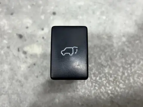 Кнопка открытия багажника Toyota RAV4 4 XA40 ASA44