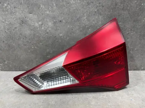Фонарь задний внутренний правый Toyota RAV4 4 XA40