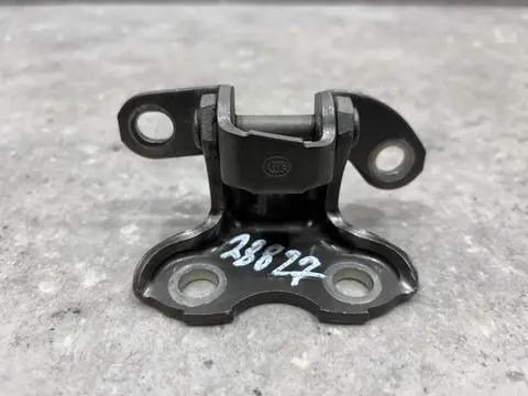 Петля двери задней правой Toyota RAV4 4 XA40 ASA44