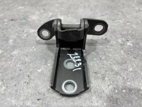 Петля двери задней правой Toyota RAV4 4 XA40 ASA44