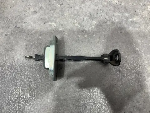 Ограничитель открывания двери передней Toyota RAV4