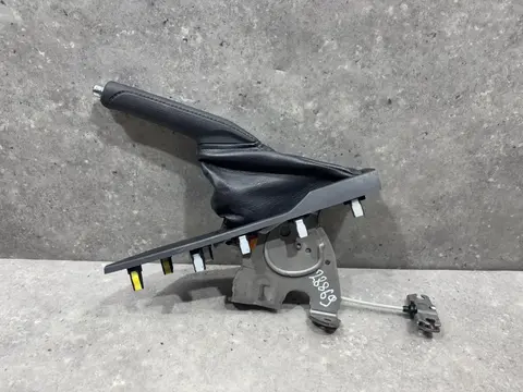 Кран ручного тормоза (ручник) Toyota RAV4 4 XA40