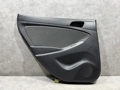 Обшивка двери задней левой Hyundai Solaris 1