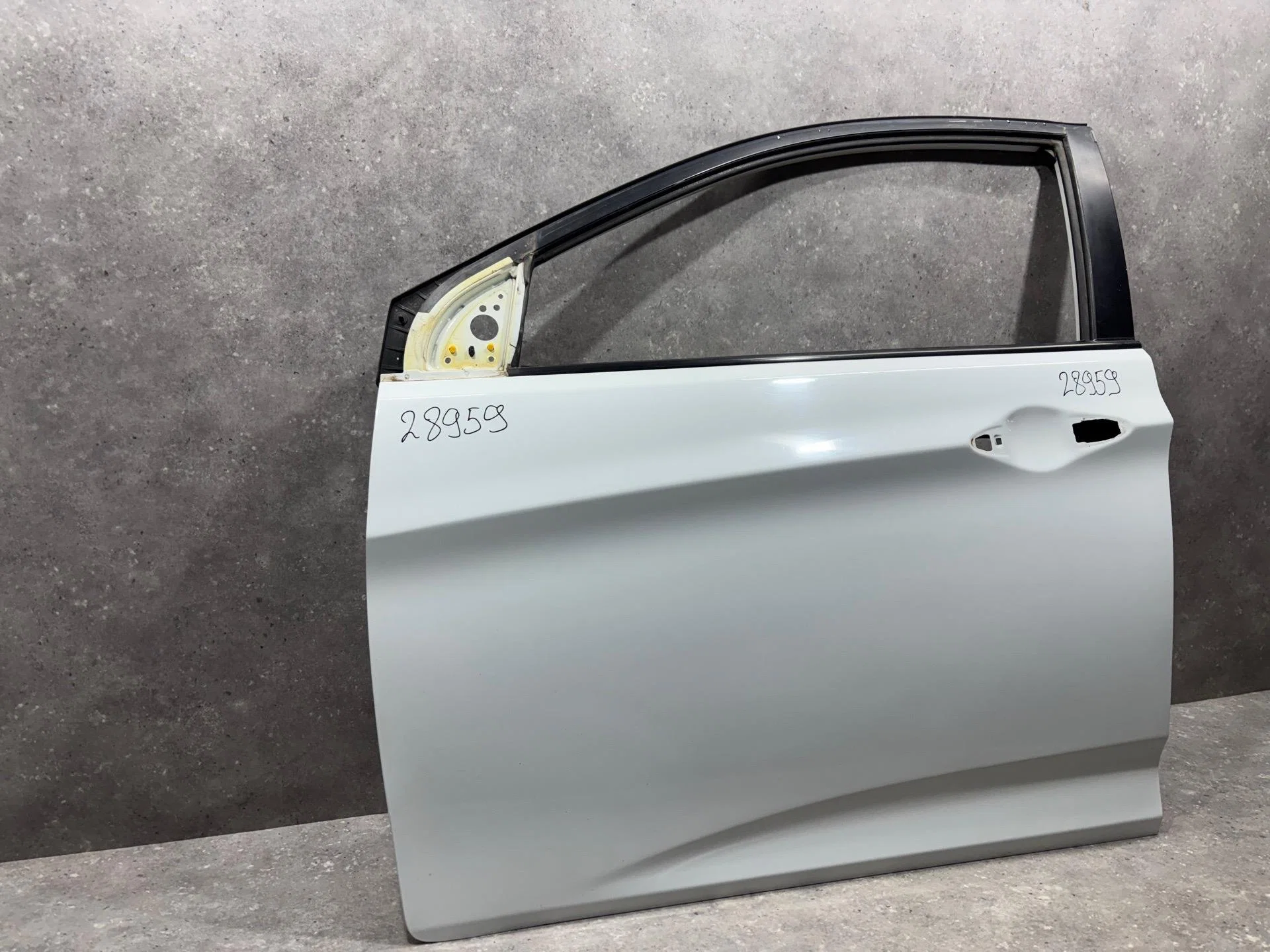 Дверь передняя левая Hyundai Solaris 1 760034L000 - миниатюра 2