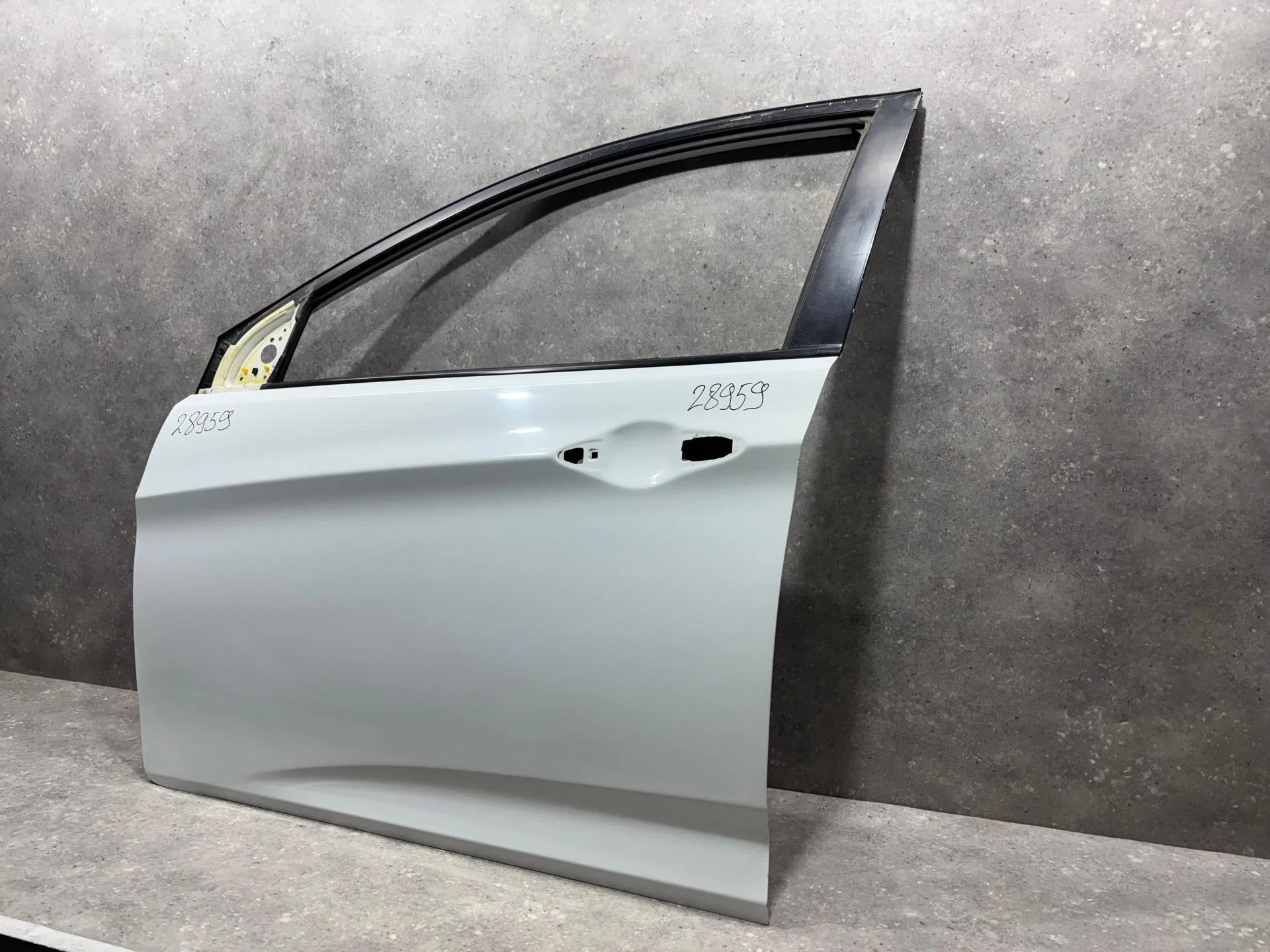 Дверь передняя левая Hyundai Solaris 1 760034L000 - миниатюра 3
