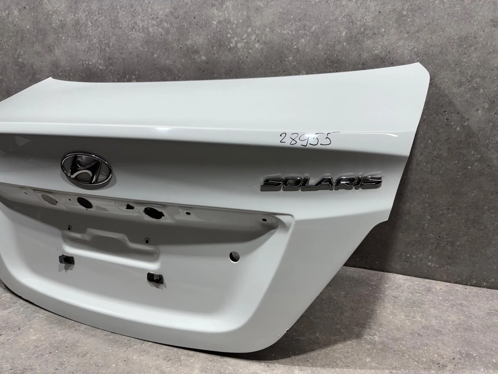 Крышка багажника Hyundai Solaris 1 (2010 - 2014) - миниатюра 3