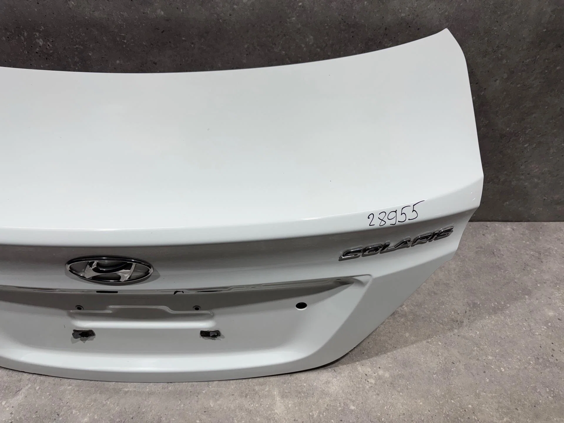 Крышка багажника Hyundai Solaris 1 (2010 - 2014) - миниатюра 5