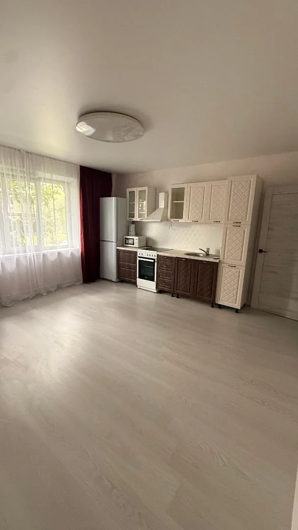 1-к. квартира, 40,4 м², 1/9 эт. - миниатюра 2