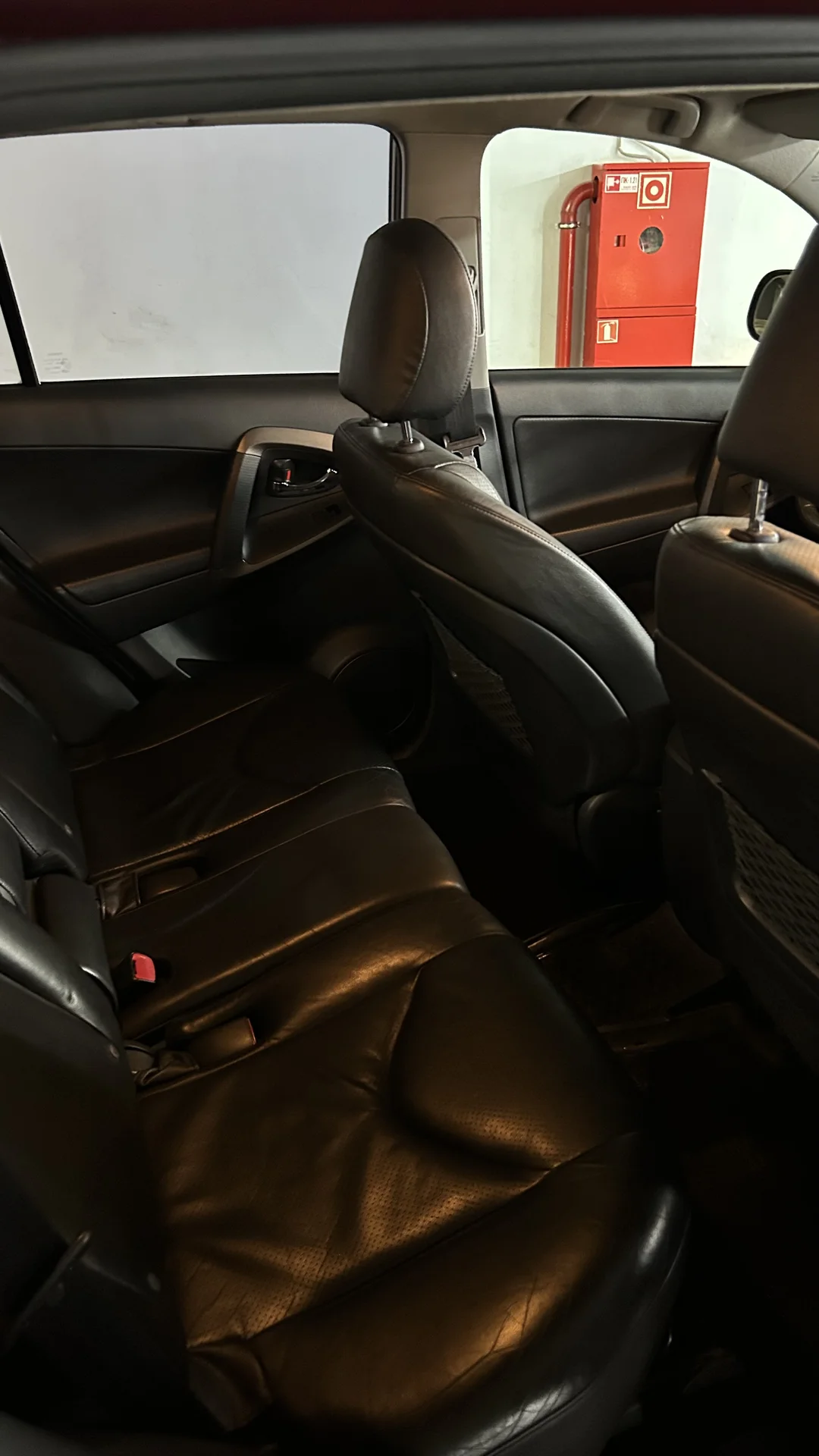 Toyota RAV4 2010 2.0 - миниатюра 12
