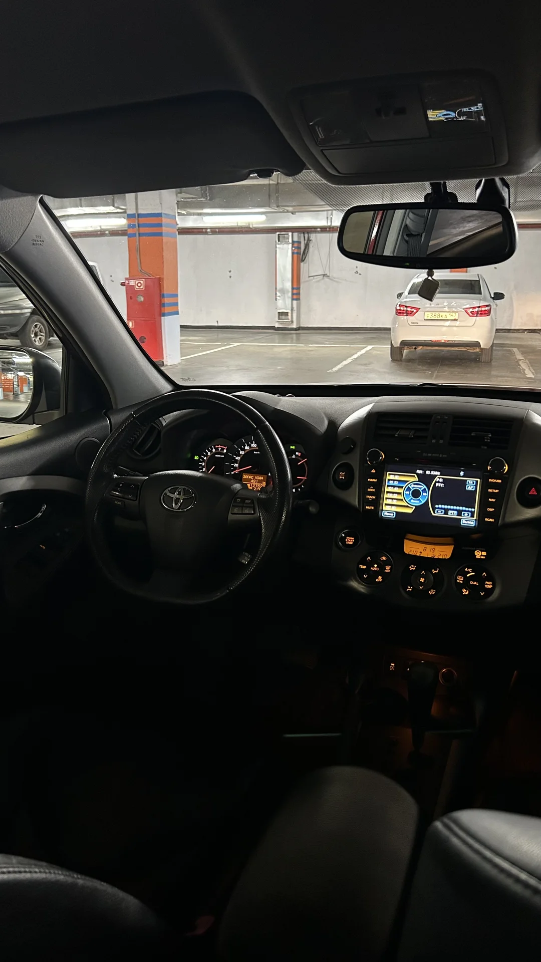 Toyota RAV4 2010 2.0 - миниатюра 25