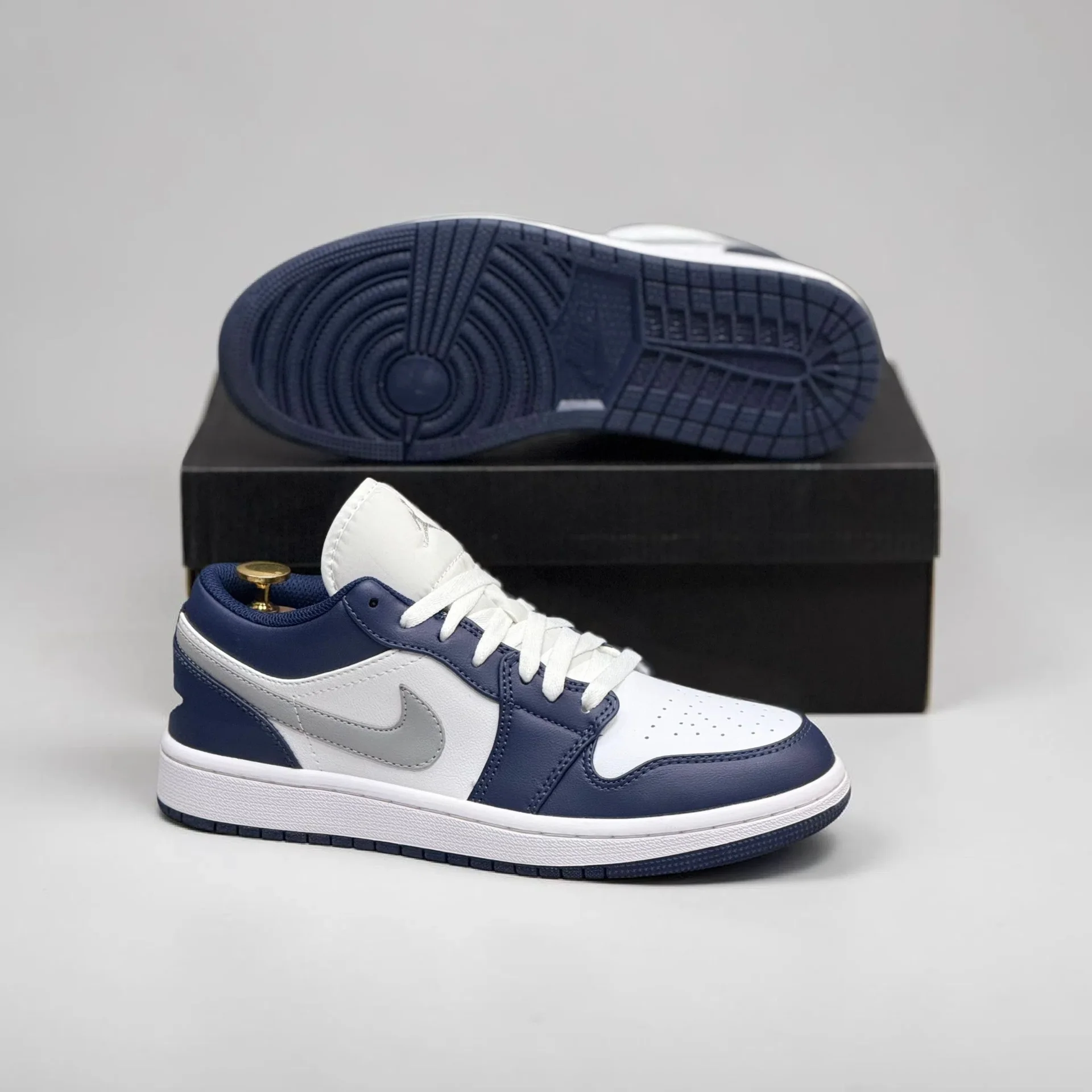 Nike Air Jordan 1 - миниатюра 3