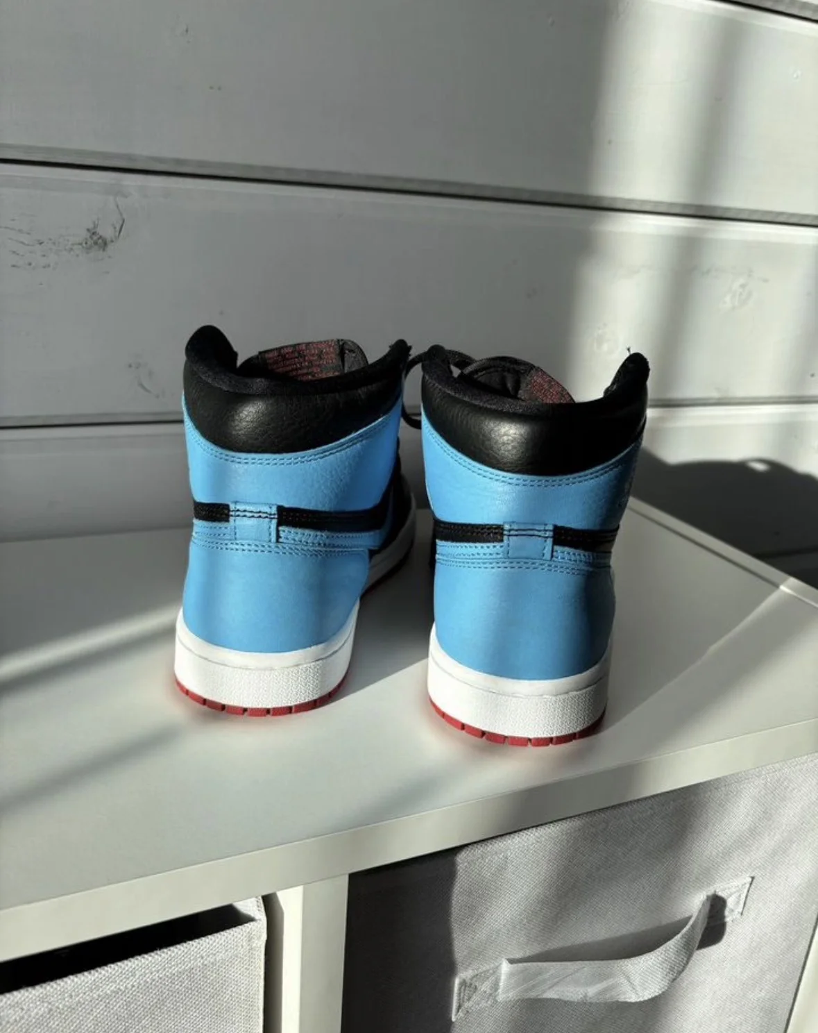 Кроссовки Nike Air Jordan 1 Unc to Chicago - миниатюра 3