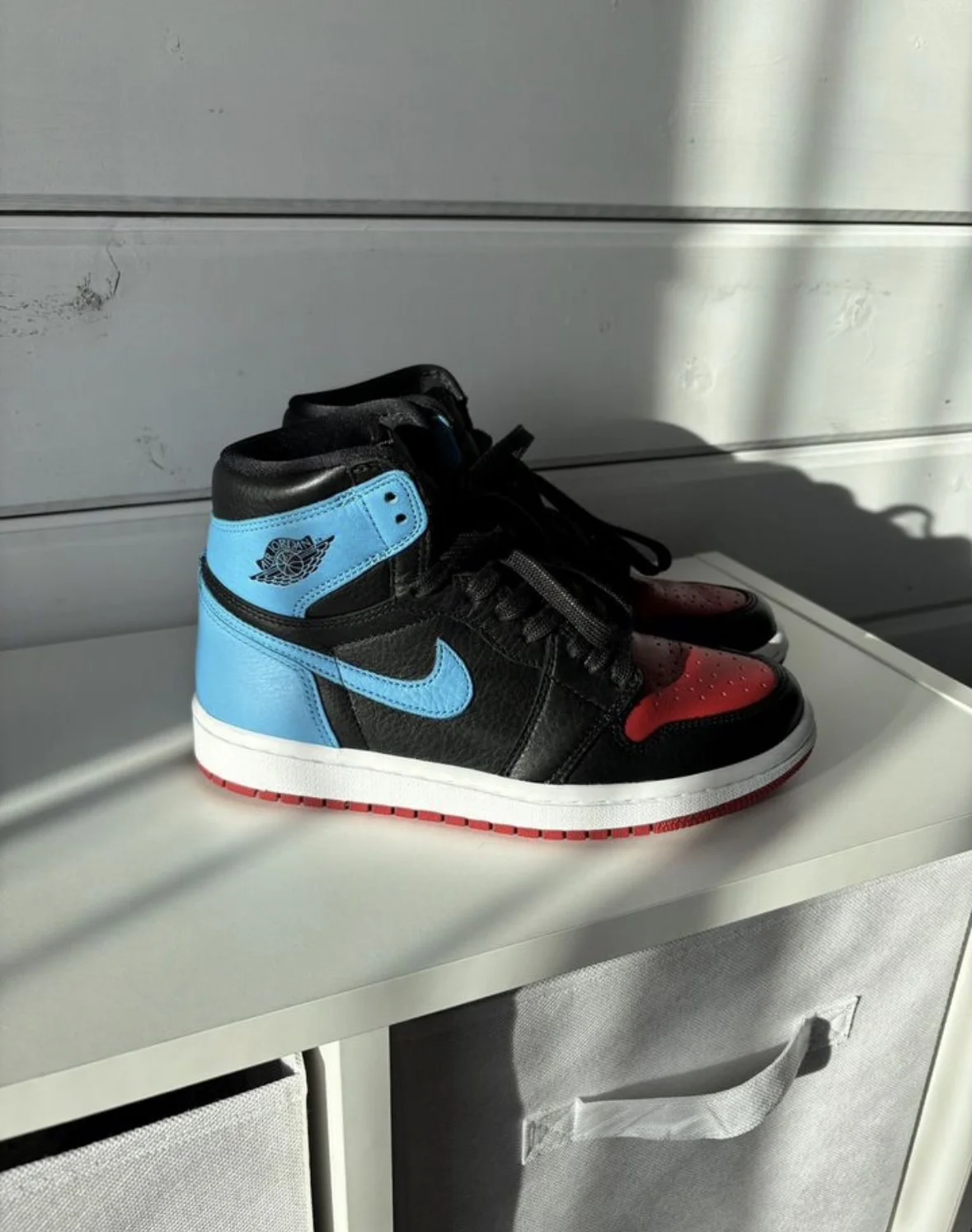 Кроссовки Nike Air Jordan 1 Unc to Chicago - миниатюра 4