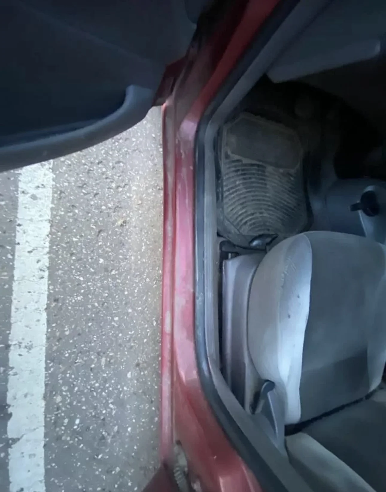 Ford focus 1 2002 2.0 AT - миниатюра 8