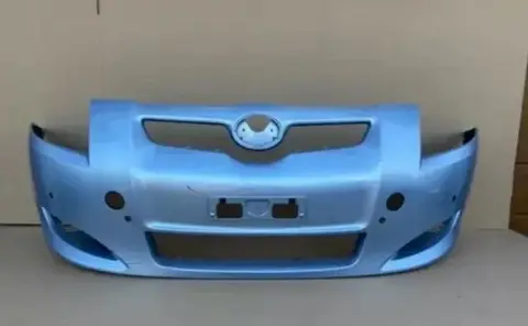 Бампер передний toyota auris все цвета