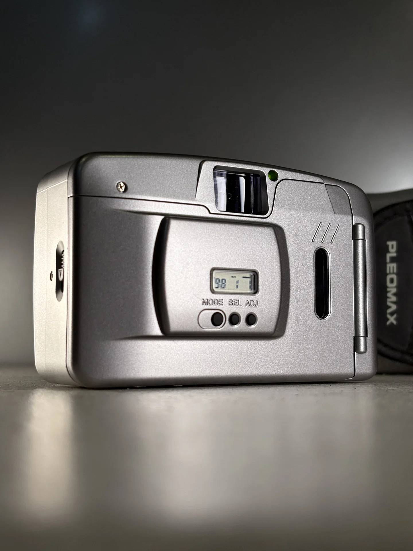 Pleomax 20 DLX QD - Пленочный фотоаппарат - миниатюра 2
