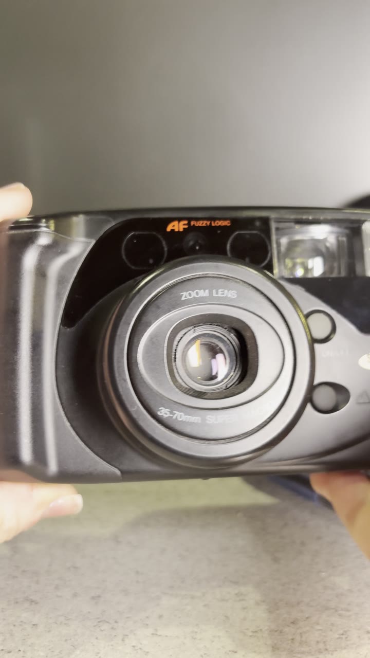 Samsung Maxima Zoom 77i - Пленочный фотоаппарат - видео 5
