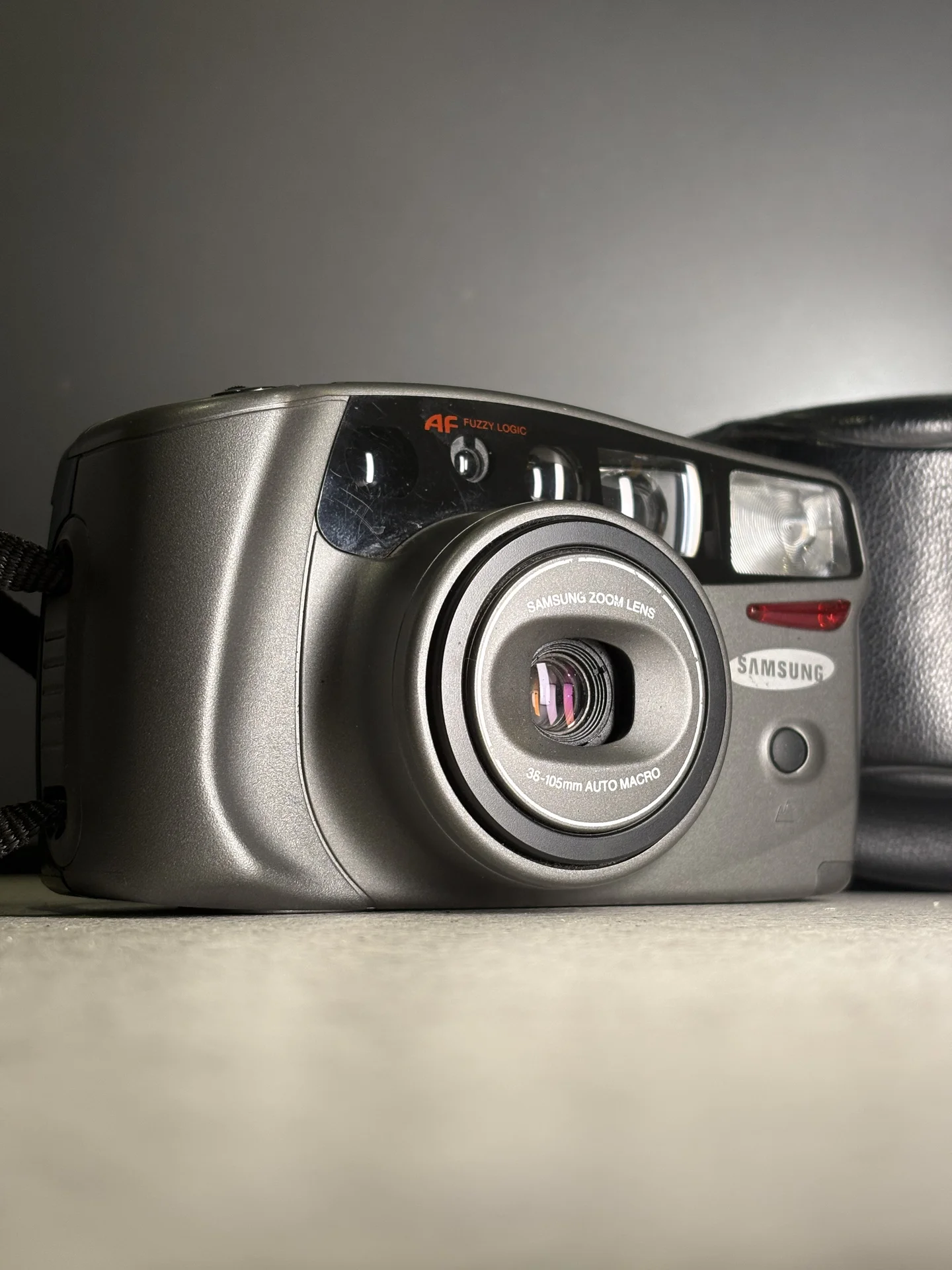 Samsung AF zoom 105S - Пленочный фотоаппарат - миниатюра 2