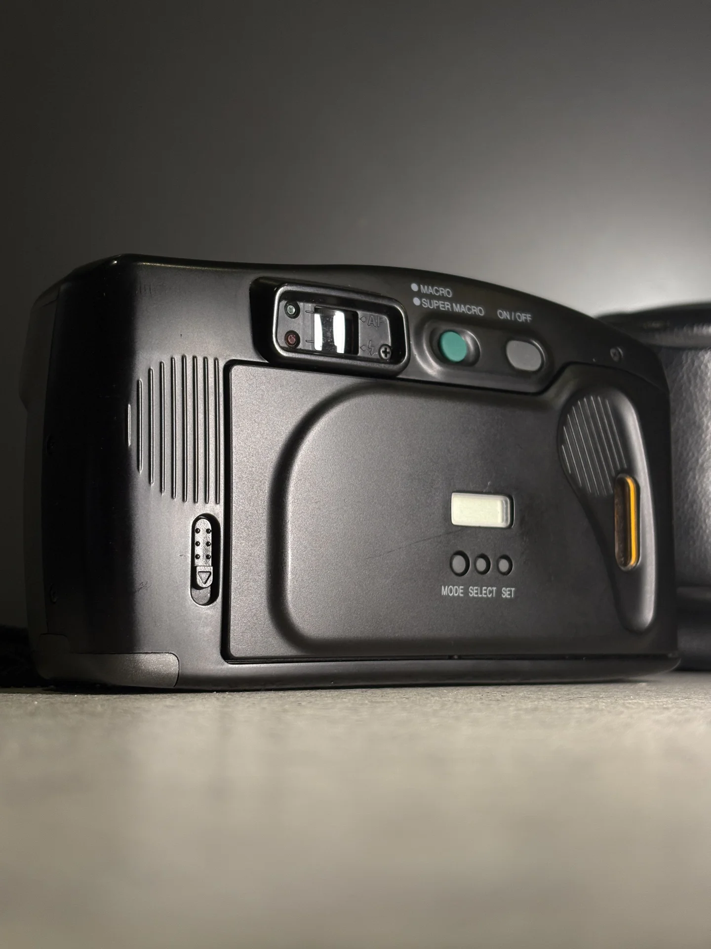 Samsung AF zoom 105S - Пленочный фотоаппарат - миниатюра 3