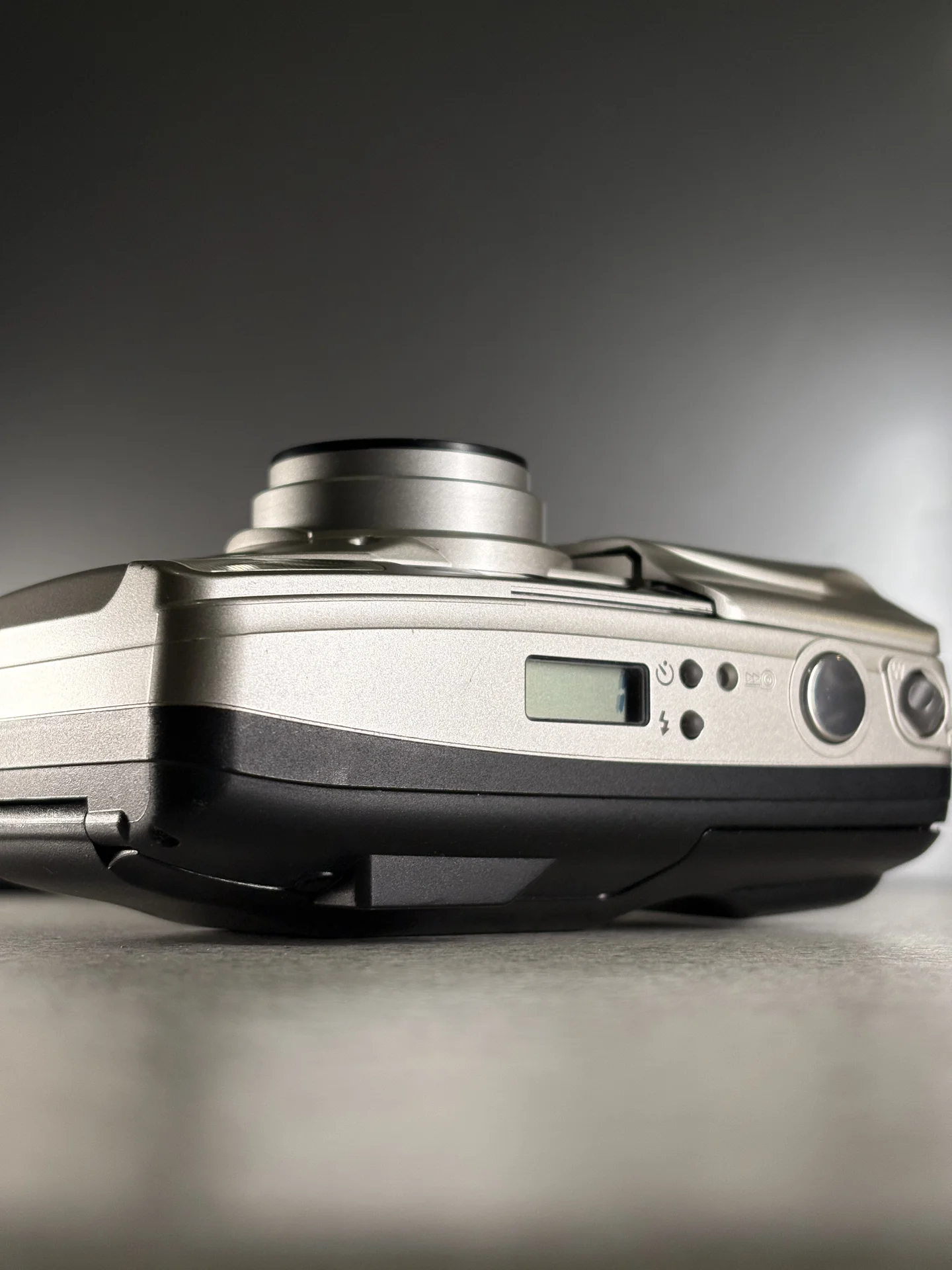 Olympus Superzoom 70g (date) Пленочный фотоаппарат - миниатюра 4