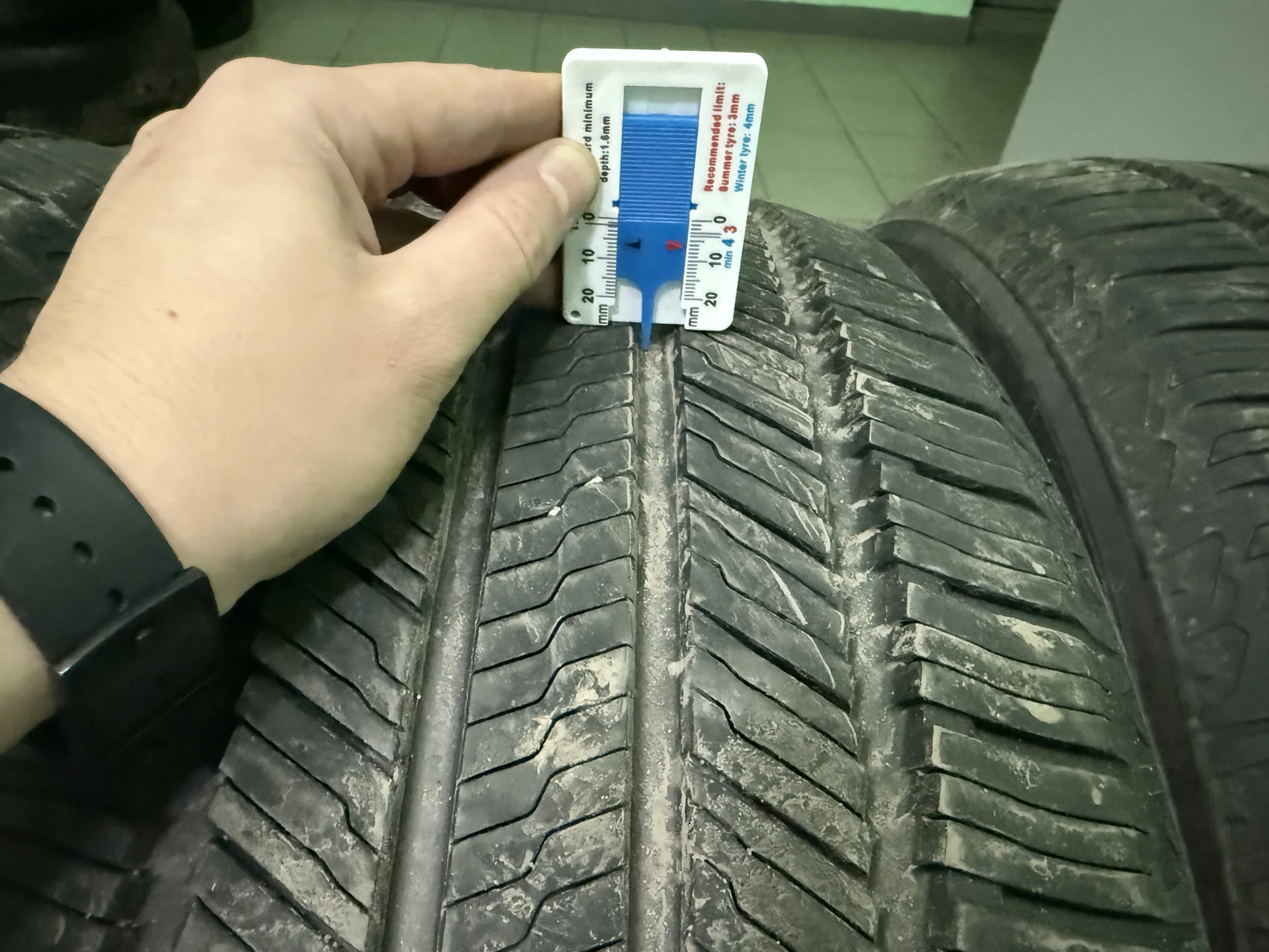 резина лето Yokohama geolandar 255/55 r20 - миниатюра 4