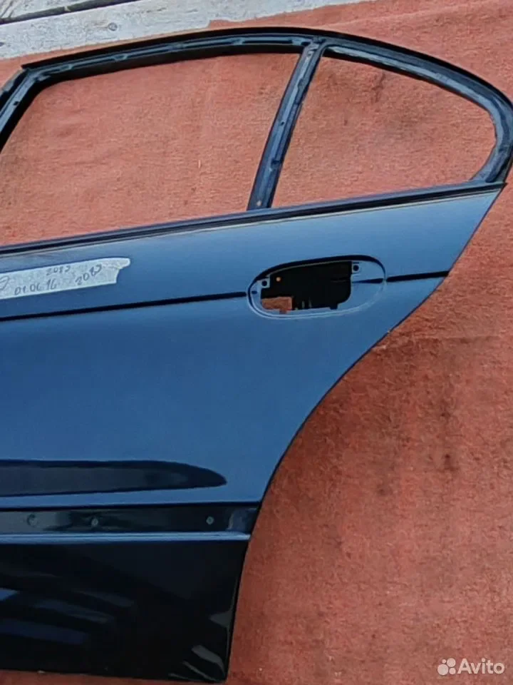 Дверь левая задняя BMW M5 кузов E-39 седан - миниатюра 4